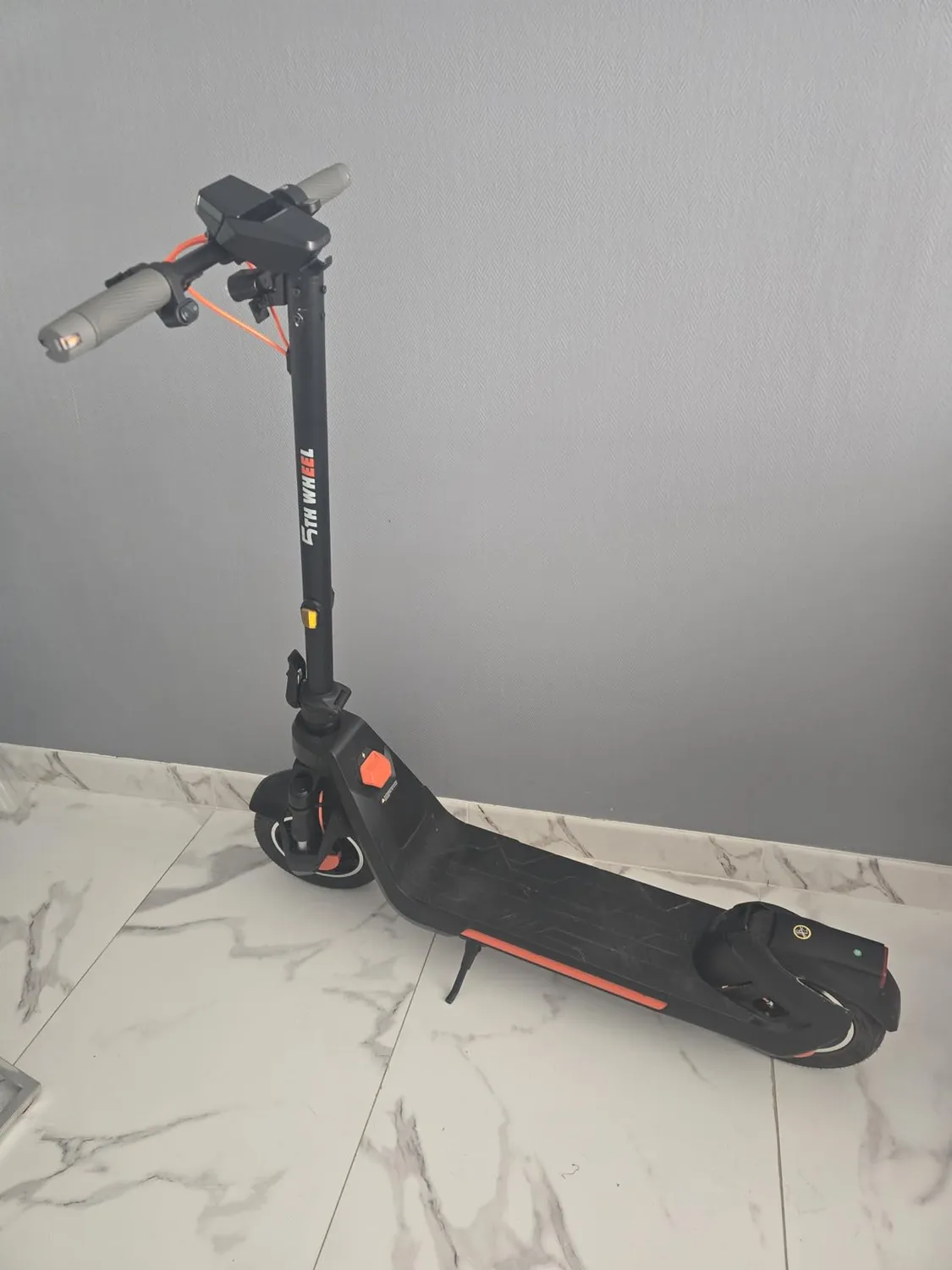 5th Wheel ES15 trottinette électrique 65 km tubeless