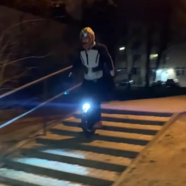 Kingsong S18 Pro+ gyroroue suspendue 110 km
