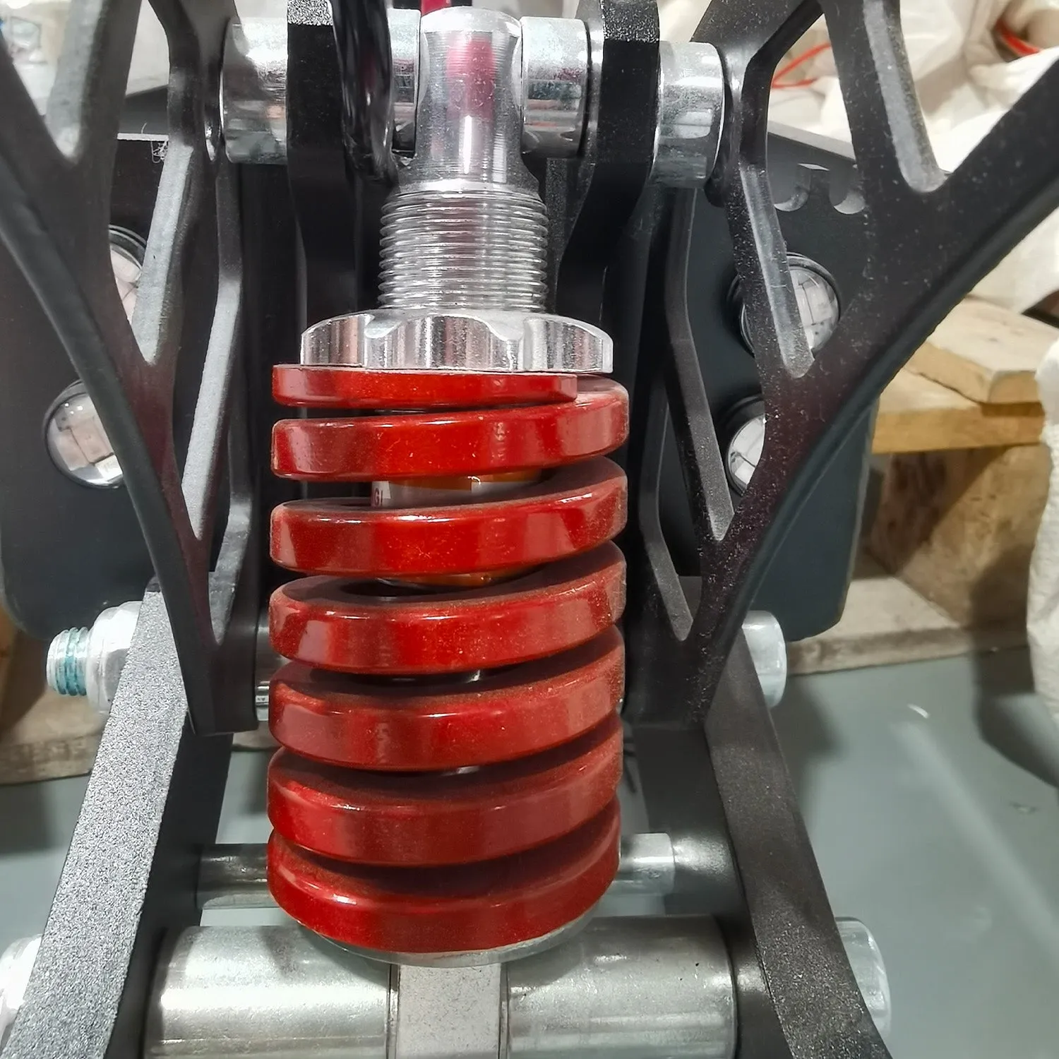 YUME Y10 suspension arrière à ressort