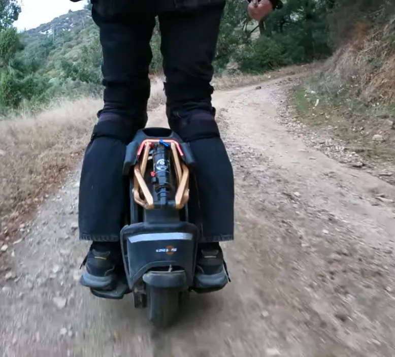 Kingsong S18 Pro+ gyroroue suspendue 110 km