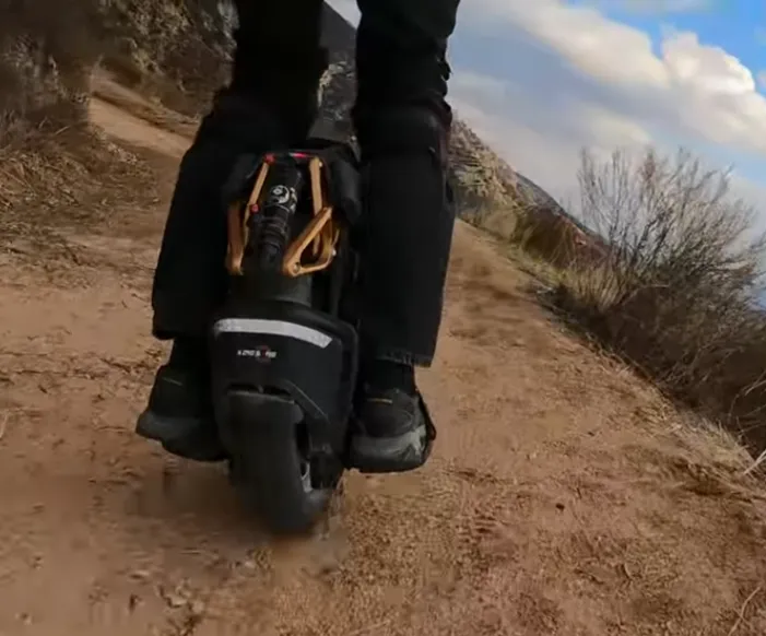 Kingsong S18 Pro+ gyroroue suspendue 110 km